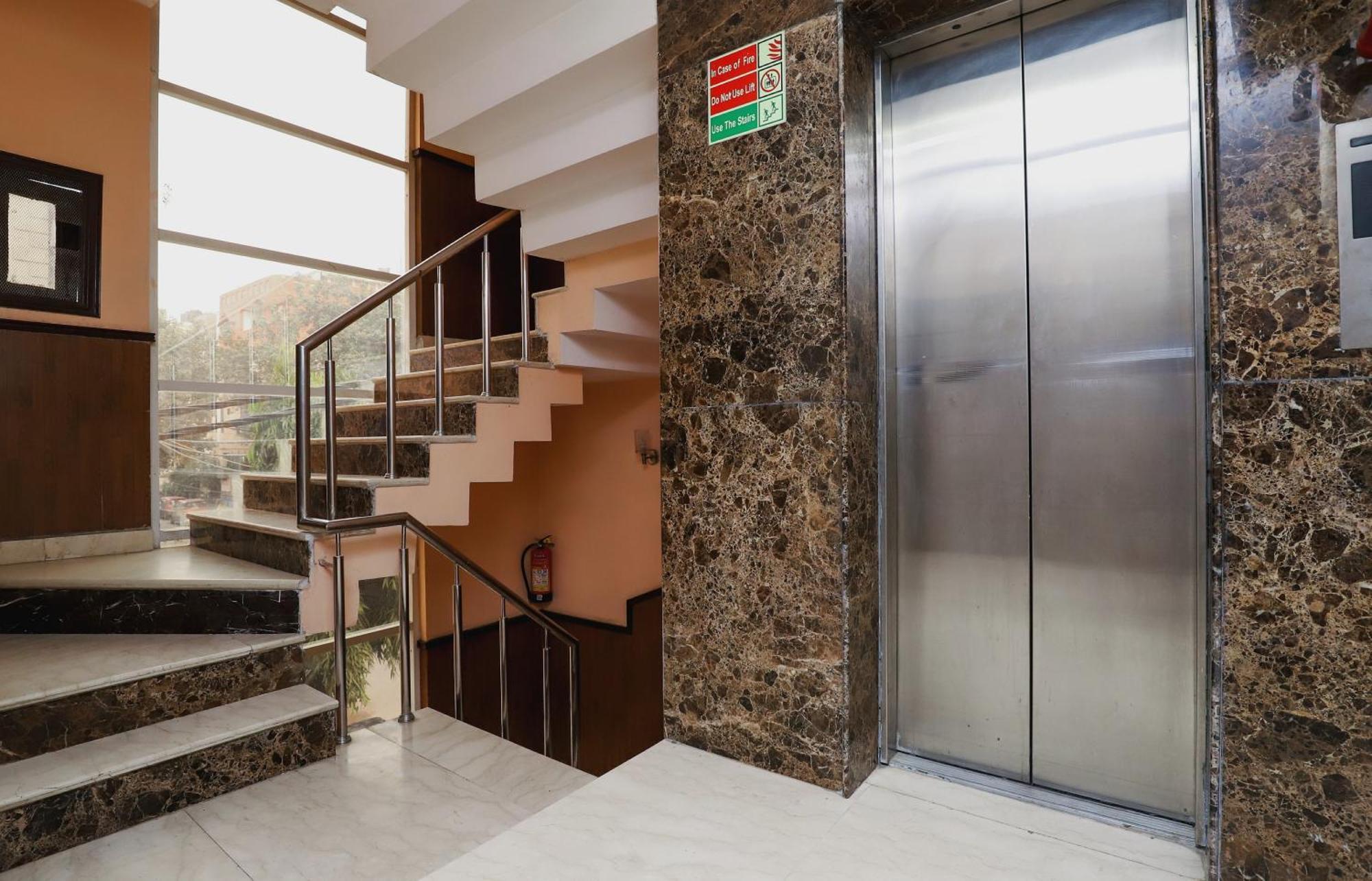 Hotel O J P Inn Near Patel Nagar Metro Station New Delhi Ngoại thất bức ảnh